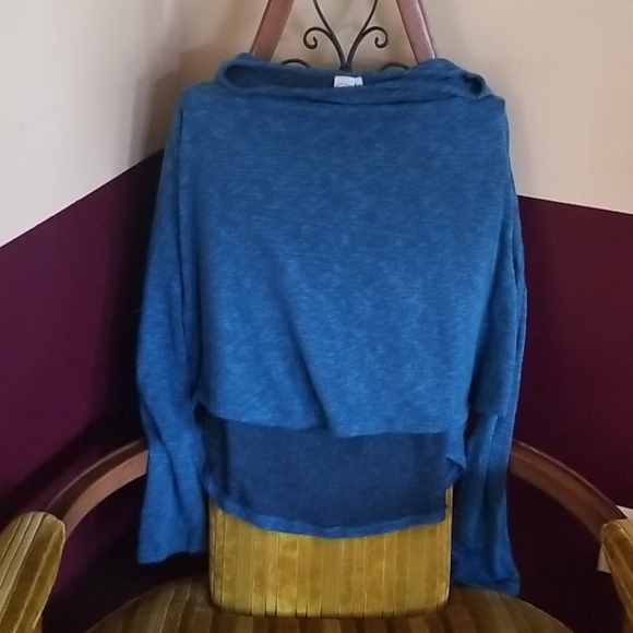 Women's Comfy Teal/ Egyptian Blue Drapy Sweater - Picture 2 of 3